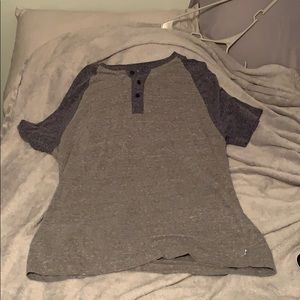 Levi’s XL button tee